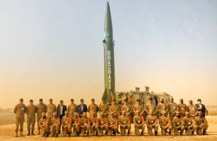 Pak Army Successfully Tested Ghaznavi Ballistic Missile | Life In Pakistan