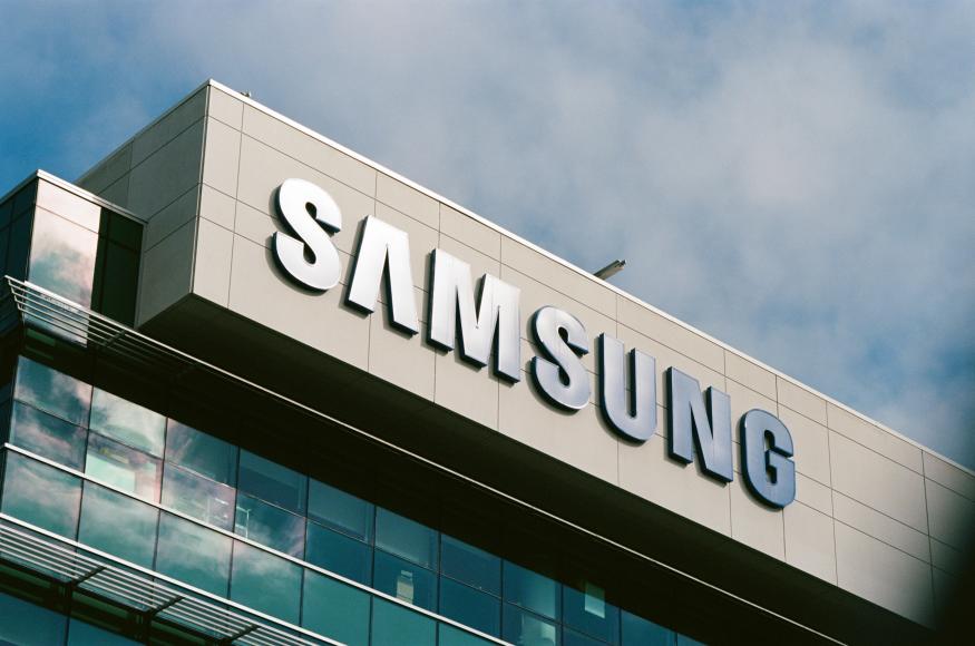 Samsung Electronics Unveils Cutting-Edge Foldable Smartphones to Challenge Apple's Dominance in the Premium Market